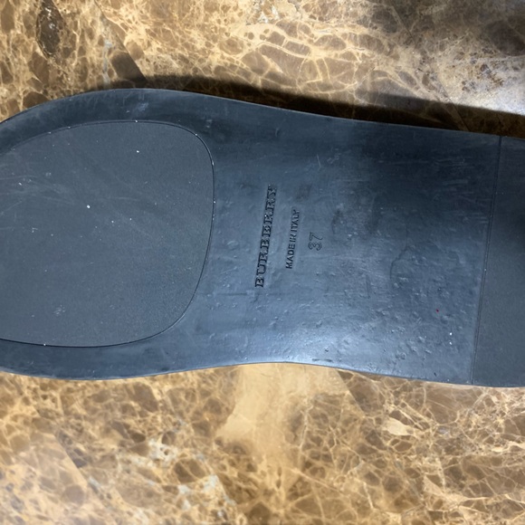 Burberry Women's ASHMORE Check PVC Slide Sandals
Size US 7. - Picture 4 of 7